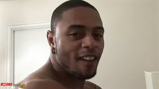 Two Muscle guys meet up for a hot fuck in Philly
