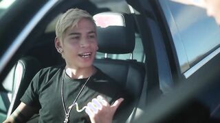 Blond Twinks have sex after random meeting